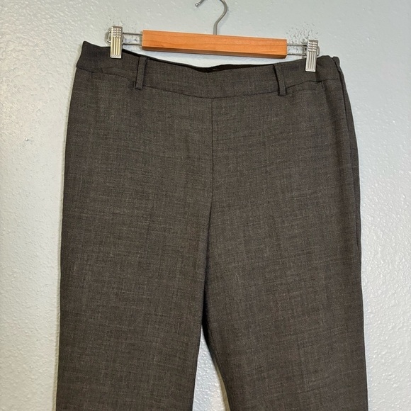 Talbots Women’s Chatham Grey Wool Tapered Cropped Trouser - Picture 4 of 11